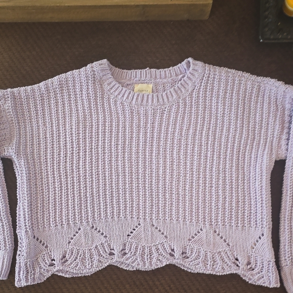 Lilac Crew Neck Sweater with Ribbed Texture and Scalloped Hem